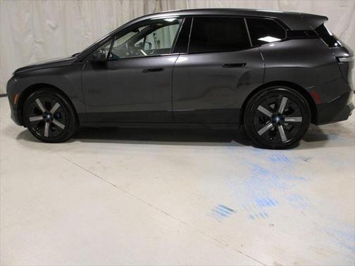 2025 BMW iX xDrive50