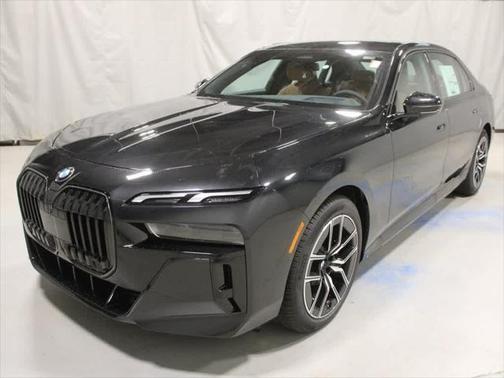 2025 BMW 740 i xDrive