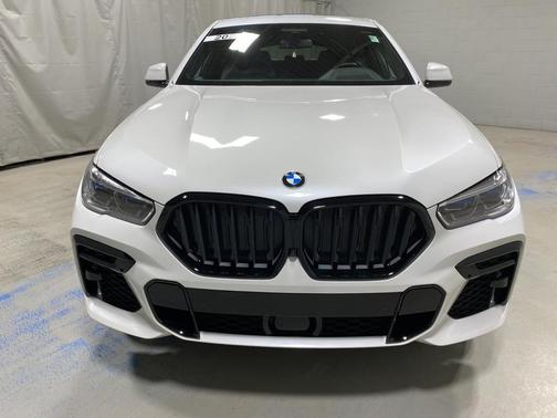 2022 BMW X6 M50i