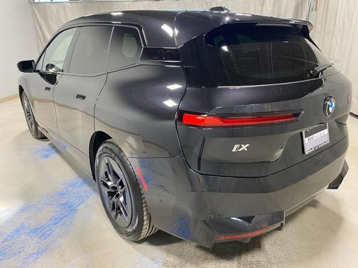 2026 BMW iX xDrive45