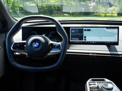 2026 BMW iX xDrive45
