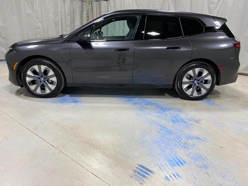 2026 BMW iX xDrive45