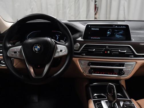 2022 BMW 750 i xDrive