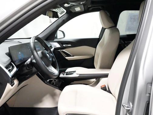 Space Silver Metallic 2025 BMW X1 xDrive28i