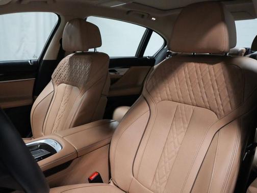 2022 BMW 750 i xDrive