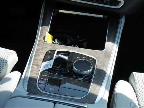 Black Sapphire Metallic 2024 BMW X5 xDrive40i