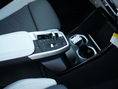 Portimao Blue Metallic 2026 BMW X1 xDrive28i