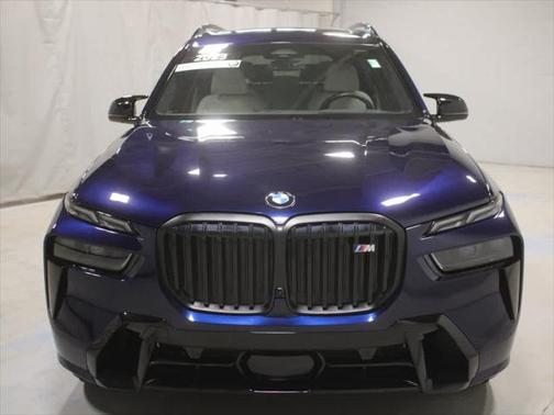2023 BMW X7 M60i