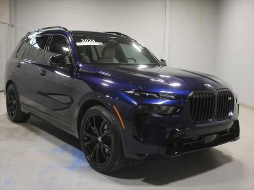 2023 BMW X7 M60i