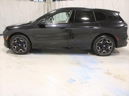2025 BMW iX xDrive50