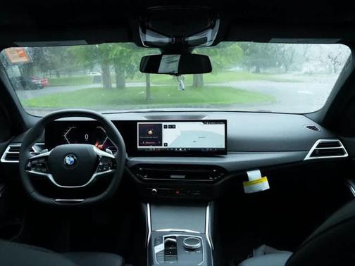 2025 BMW 330 i xDrive