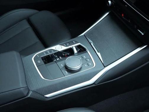 2025 BMW 330 i xDrive