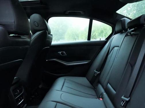 2025 BMW 330 i xDrive