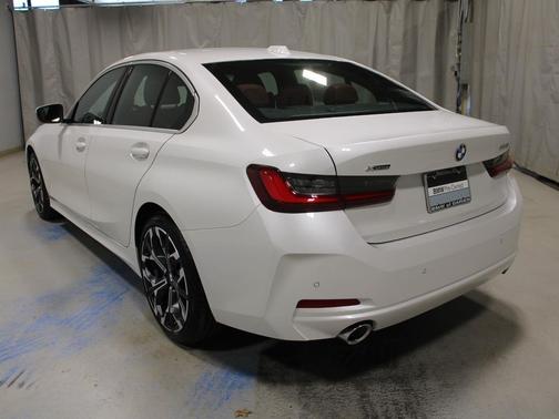 2025 BMW 330 i xDrive