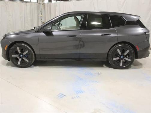 2025 BMW iX xDrive50
