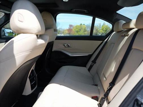 2025 BMW 330 i xDrive