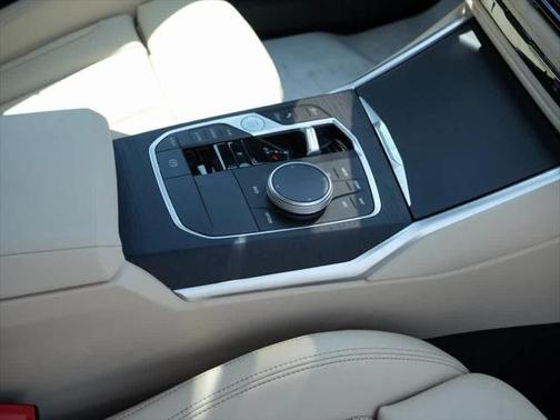2025 BMW 330 i xDrive
