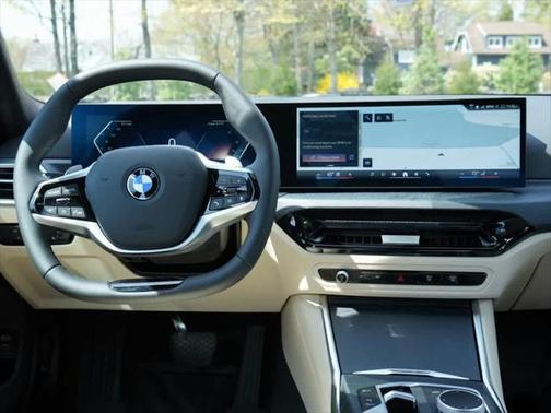 2025 BMW 330 i xDrive
