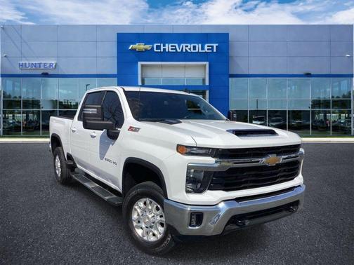 Summit White 2024 Chevrolet Silverado 2500 LT