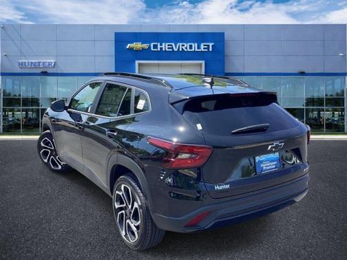 Mosaic Black Metallic 2026 Chevrolet Trax FWD 2RS
