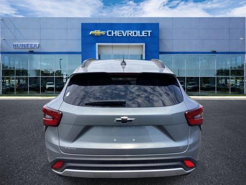 Sterling Gray Metallic 2025 Chevrolet Trax LT