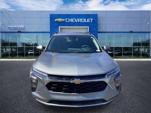 Sterling Gray Metallic 2025 Chevrolet Trax LT