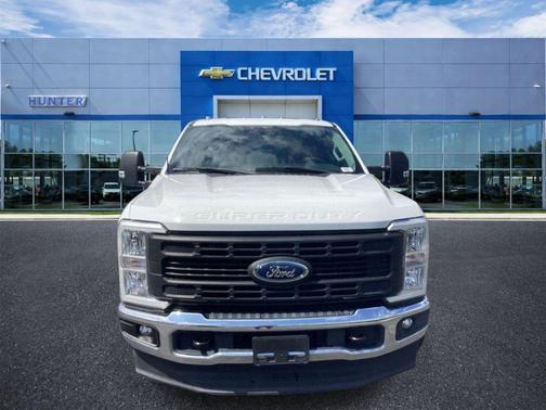 Oxford White 2023 Ford F-250 XL