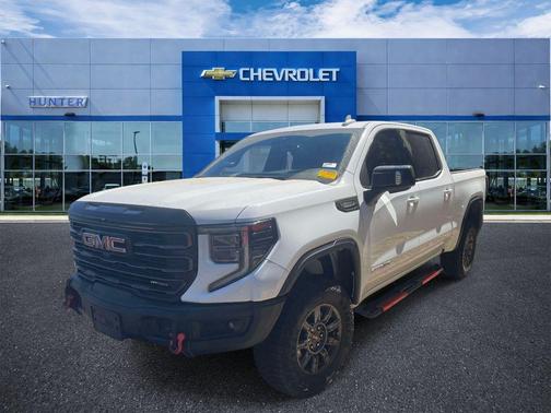 Summit White 2024 GMC Sierra 1500 AT4X