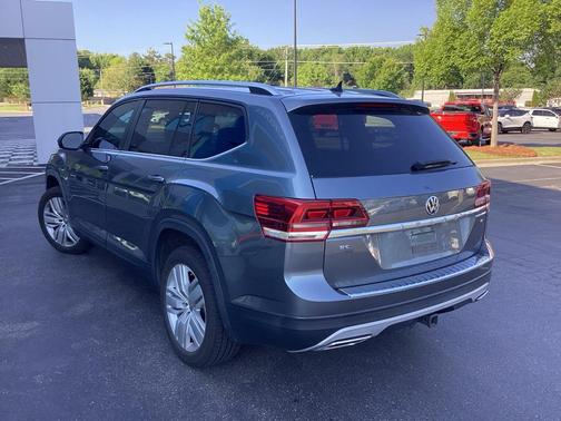 Platinum Gray Metallic 2019 Volkswagen Atlas 3.6L SE w/Technology