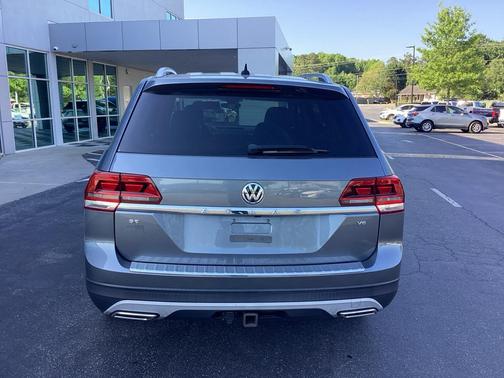 Platinum Gray Metallic 2019 Volkswagen Atlas 3.6L SE w/Technology