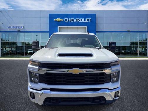 Summit White 2026 Chevrolet Silverado 2500 LT