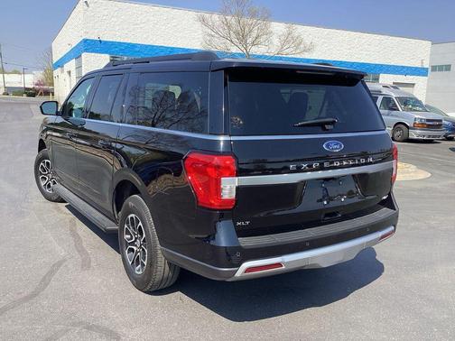 Agate Black Metallic 2024 Ford Expedition Max XLT