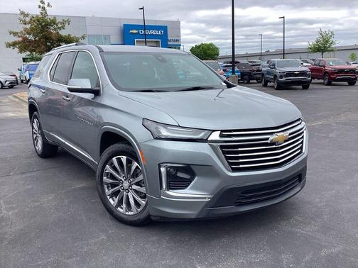 Sterling Gray Metallic 2023 Chevrolet Traverse Premier