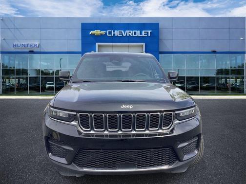 Diamond Black Crystal Pearlcoat 2025 Jeep Grand Cherokee Laredo