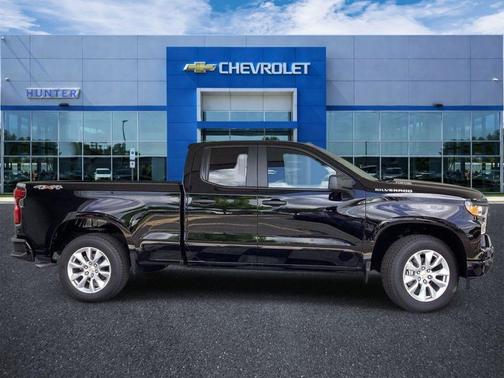 Black 2026 Chevrolet Silverado 1500 Custom