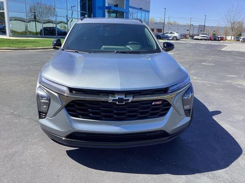 Sterling Gray Metallic 2026 Chevrolet Trax FWD 2RS