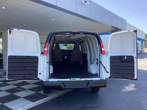 Summit White 2026 Chevrolet Express 2500 Work Van