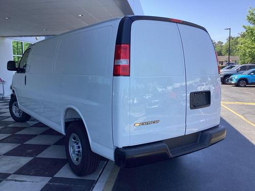 Summit White 2026 Chevrolet Express 2500 Work Van