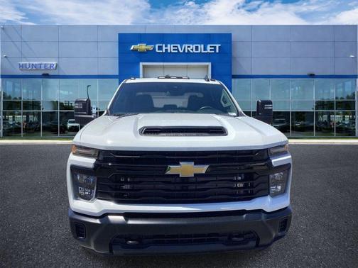 Summit White 2026 Chevrolet Silverado 3500 WT