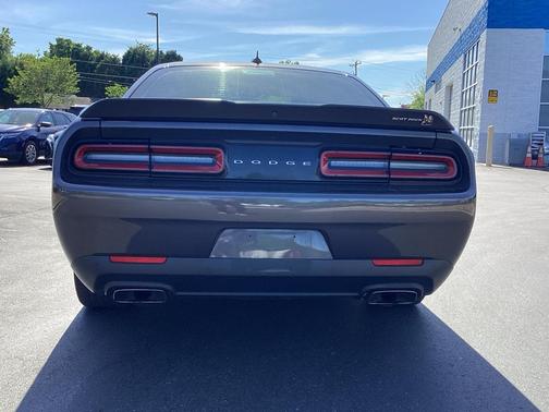 Granite Pearlcoat 2022 Dodge Challenger R/T Scat Pack