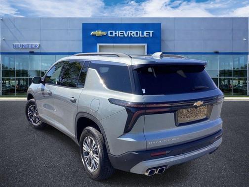Sterling Gray Metallic 2024 Chevrolet Traverse LT