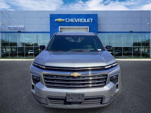 Sterling Gray Metallic 2024 Chevrolet Traverse LT