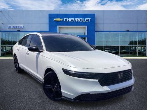 Platinum White Pearl 2024 Honda Accord Hybrid Sport-L