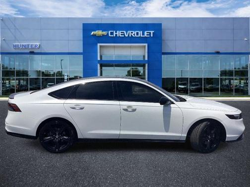 Platinum White Pearl 2024 Honda Accord Hybrid Sport-L