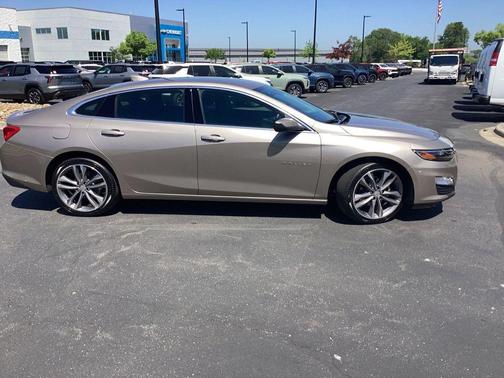 Mineral Gray Metallic 2025 Chevrolet Malibu FWD 1LT
