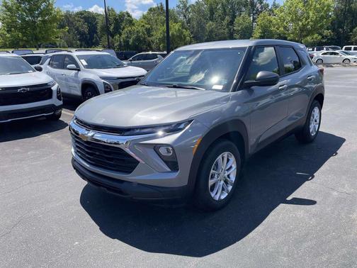 Sterling Gray Metallic 2026 Chevrolet Trailblazer LS
