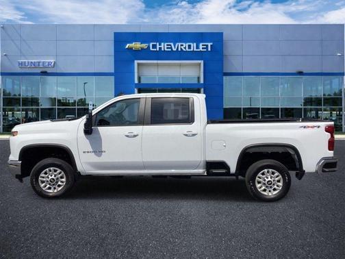 Summit White 2025 Chevrolet Silverado 2500 LT