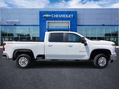Summit White 2025 Chevrolet Silverado 2500 LT