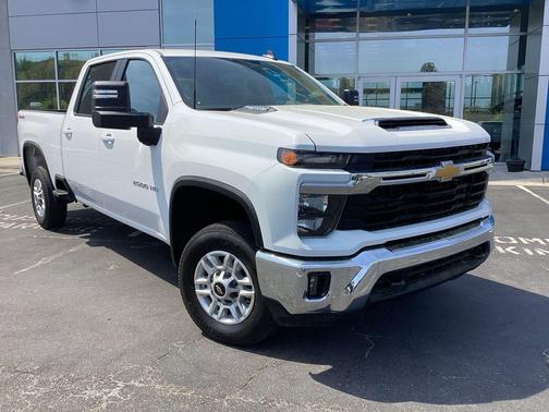 Summit White 2025 Chevrolet Silverado 2500 LT