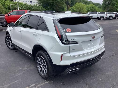 Crystal White Tricoat 2024 Cadillac XT4 Sport